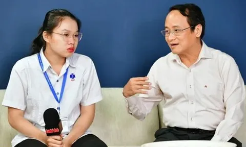 Nữ SV từng bị bỏ rơi trước bệnh viện: 'Tôi im lặng không nói nổi khi nghe tin được Tiếp sức đến trường'