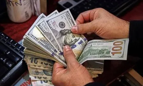 Tỷ giá USD tuần 10-14/8: USD tự do giảm hơn 2.000 đồng từ đỉnh, tỷ giá trung tâm vẫn tăng