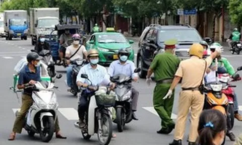 Tài xế ô tô cần biết ngay 5 quy định mới này nếu không muốn bị phạt đến 26.000.000 đồng