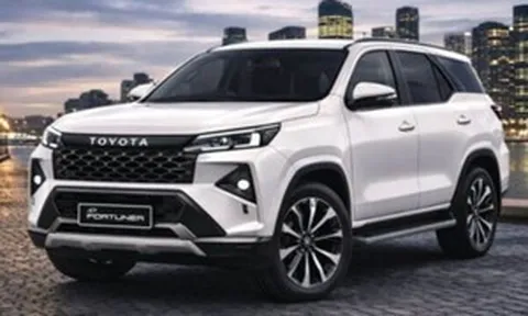 Thay khung gầm và thêm bản hybrid, Toyota Fortuner thế hệ mới ngập tràn công nghệ để đối đầu Ford Everest