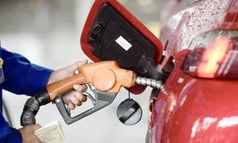 Đề xuất xử phạt cây xăng tự ý giảm lượng bán
