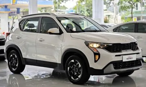 Kia Sonet 'đạp giá' xuống rẻ nhất phân khúc SUV đô thị, Suzuki Fronx đấu lại hụt hơi