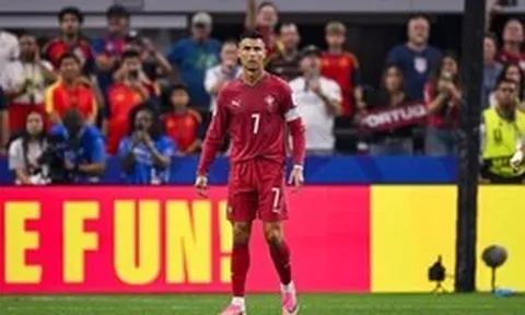 Ronaldo bất ngờ tiết lộ chuyện sắp giải nghệ