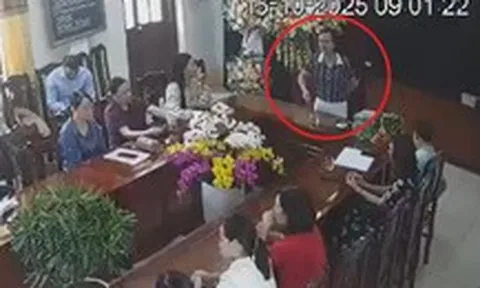 Nữ hiệu trưởng ‘ném cốc’ ở Ninh Bình đề nghị làm rõ việc phát tán video có từ 10 tháng trước