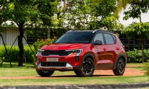 KIA Sonet chạm đáy lịch sử từ 450 triệu đồng