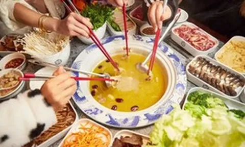 Cả nhà vẫn vô tư làm 5 việc này mỗi ngày, không ngờ lại tạo cơ hội cho vi khuẩn liên quan đến ung thư dạ dày lây từ người này sang người khác