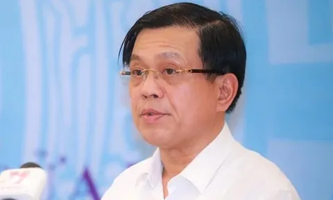 Xét xử cựu Thứ trưởng Nguyễn Bá Hoan nhiều lần nhận 'chung chi' từ cấp dưới trị giá 16,3 tỉ đồng
