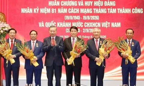 Tổng Bí thư, Chủ tịch nước Tô Lâm trao Huân chương Hồ Chí Minh cho 5 nguyên ủy viên Bộ Chính trị