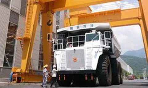 Phát hiện Trung Quốc âm thầm đưa ‘gã khổng lồ’ 350 tấn vào hoạt động: Khối pin lớn gấp 15 lần ô tô điện, sạc 90% trong 25 phút, vận chuyển hàng nghìn tấn đất đá mỗi ngày