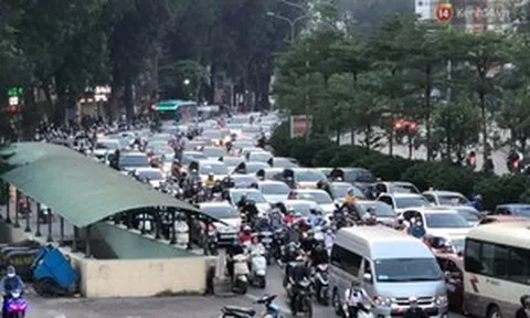 Từ 15/8, những người đi xe cá nhân để chở khách sẽ bị phạt đến 14.000.000 đồng