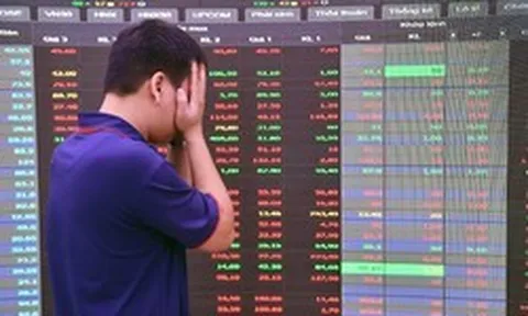 Tổng Giám đốc một doanh nghiệp bị cấm giao dịch 18 tháng vì "mua chui" hàng triệu cổ phiếu