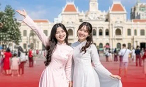 Nghỉ 5 ngày dịp Quốc khánh 2-9: Bộ Nội vụ lưu ý lịch làm bù với công chức, viên chức