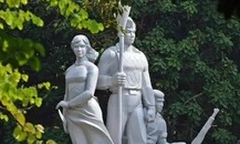 Hà Nội thông tin về việc di chuyển tượng đài 'Quyết tử để Tổ quốc quyết sinh’
