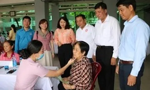 Phường Phú Định tăng tốc 20 ngày đêm, đưa điểm khám sức khỏe đến tận khu dân cư, nhà trọ