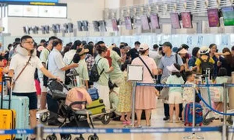 Vé máy bay lễ 2/9 tăng cao: Những đường bay du lịch đã 'cháy' 100% chỗ
