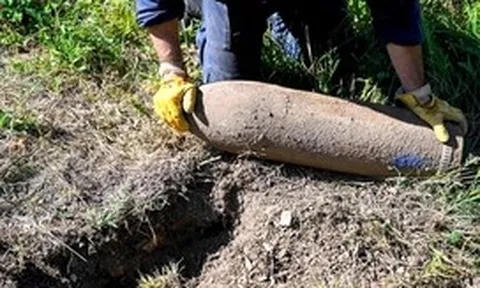 Bom, mìn từ thời thế chiến phát nổ do cháy rừng dữ dội ở châu Âu