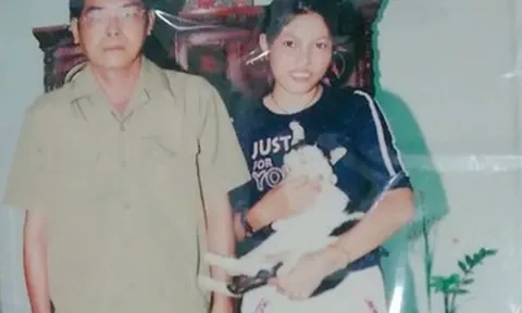 Hơn 20 mùa Vu Lan xa cha, con gái vẫn nhớ màu áo xanh năm nào