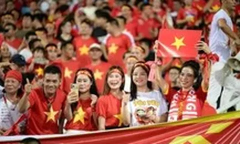 Sân Mỹ Đình kín khán giả, chờ tuyển Việt Nam đánh bại Thái Lan