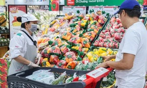 Ngành tiêu dùng Việt Nam nửa đầu năm 2026: Tâm lý 'phòng thủ' của người mua và sự bứt phá của kênh online