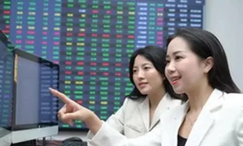 VN-Index vượt mốc 1.800 điểm