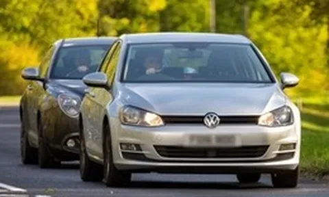 Việt Nam yêu cầu giữ khoảng cách tới 100m trên cao tốc, có nước lại tính bằng giây