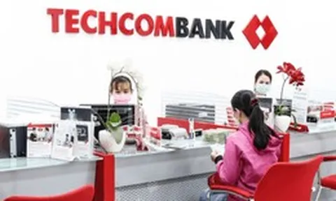 Cổ phiếu Techcombank bất ngờ tăng kịch trần sau tin đàm phán bán vốn 2 tỉ USD