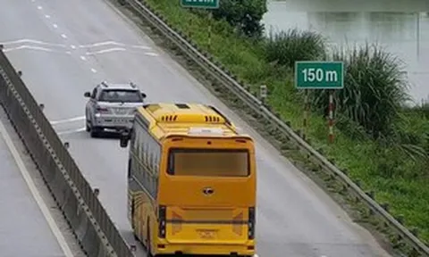 Cục CSGT lý giải về quy định giữ khoảng cách an toàn trên cao tốc, đã có 2 trường hợp tài xế ô tô đầu tiên bị xử phạt