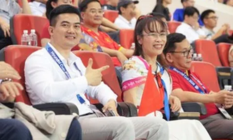 Tỷ phú Nguyễn Thị Phương Thảo thưởng đặc biệt cho tuyển Việt Nam sau chức vô địch ASEAN Cup