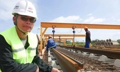 Cận cảnh lắp thử nghiệm đường ray tuyến tàu điện đô thị hiện đại với khoảng 9.000 tỉ đồng ở Phú Quốc