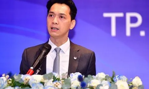 ACB trả lương nhân viên bình quân 41.000.000 đồng/tháng, 'Chủ tịch soái ca' Trần Hùng Huy nhận thù lao bao nhiêu?
