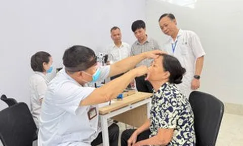 Mỗi người cao tuổi sẽ được nhận 1.000.000 đồng và phần quà trị giá 200.000 đồng, áp dụng tại địa phương nào và điều kiện cụ thể ra sao?