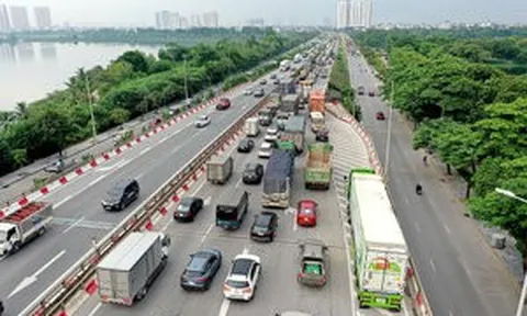Nghỉ lễ vừa bắt đầu, 9 tài xế bị 'tuýt còi', phạt 45 triệu vì không giữ khoảng cách trên cao tốc