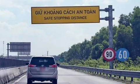 Một tính năng trên ô tô giúp tài xế giữ khoảng cách an toàn khi đi cao tốc