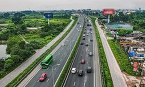 Xử lý xe không giữ khoảng cách: Tập trung vào xe kinh doanh, tuyên truyền với xe cá nhân