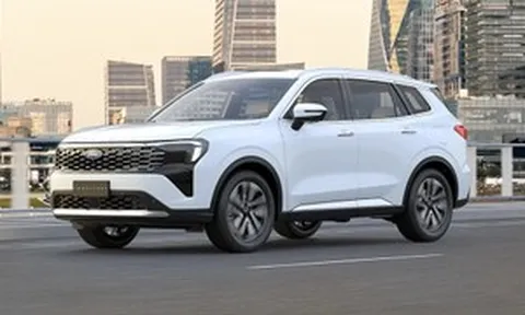 Thiên hạ đua nhau giảm giá, Ford Territory lại làm điều lạ đời khiến khách Việt xuống tiền