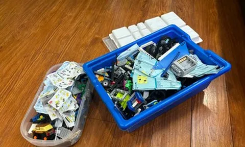 Bức xúc vì hàng xóm gửi con sang nhà tôi mỗi tối, có hôm 23h mới sang đón