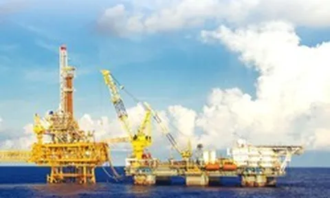 Giá thuê giàn khoan chịu áp lực ngắn hạn, "ông lớn" dầu khí vẫn được dự báo tăng trưởng mạnh