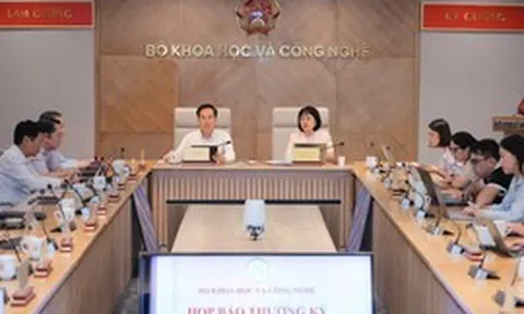 Đẩy mạnh phát triển công nghệ chiến lược, AI và hạ tầng số