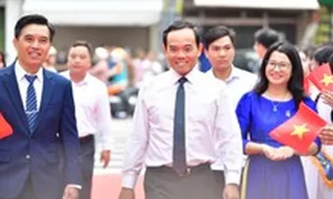 Bí thư Trần Lưu Quang, chủ tịch Nguyễn Văn Được dự lễ khai giảng tại Trường THPT Trần Khai Nguyên