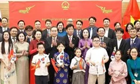 Kiều bào tại Hàn kiến nghị với Chủ tịch Quốc hội Trần Thanh Mẫn về chính sách hút chuyên gia công nghệ cao