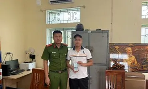 Công an làm việc với Nguyễn Công Hoàn sinh năm 1994 vì giao dịch hơn 70 triệu đồng vào tài khoản
