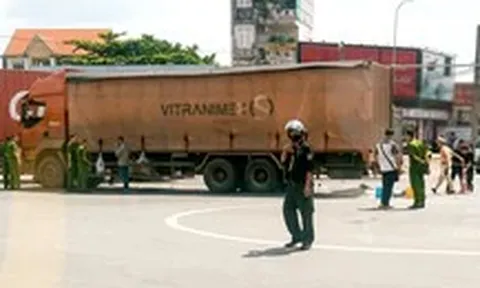 Vụ 4 người đi xe máy bị cuốn vào gầm xe tải, 3 người chết: Thủ tướng yêu cầu điều tra, kiểm điểm trách nhiệm