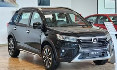 Honda BR-V giảm giá sốc còn 562 triệu: MPV 7 chỗ rẻ ngang Toyota Vios, quyết đấu Xpander