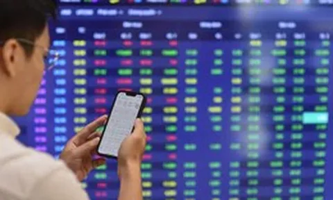 Chứng khoán tuần mới: Trước thềm nâng hạng, VN-Index sẽ còn rung lắc mạnh?