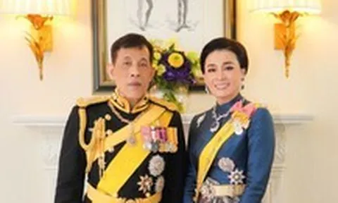 Lần đầu tiên Nhà Vua Thái Lan và Hoàng hậu thăm Việt Nam