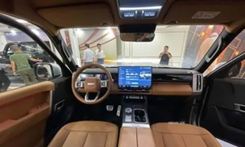 Soi cận cảnh SUV lạ vừa xuất hiện tại Việt Nam: Mạnh 450 mã lực, đầy bình chạy 1.200 km, phân phối chính hãng cuối năm nay