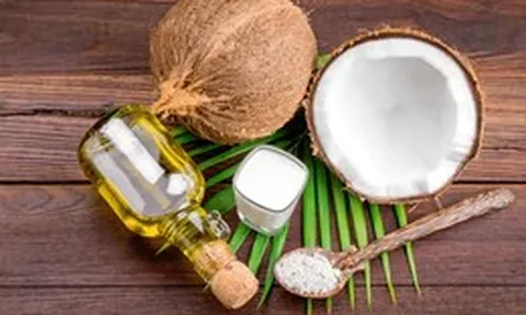 Vì sao dầu dừa tốt nhưng không nên dùng thường xuyên?