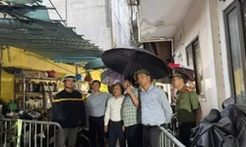 Chủ tịch Hà Nội kiểm tra hiện trường vụ cháy nhà khiến 5 người tử vong