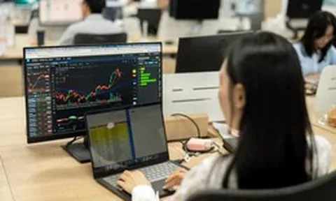 'Hồi hộp' Fed trước giờ quyết định lãi suất, Việt Nam sẽ chịu tác động thế nào nếu chốt tăng?