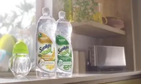 'Liếm món mẹ nấu' trong quảng cáo nước rửa chén, Sunlight gửi thư xin lỗi